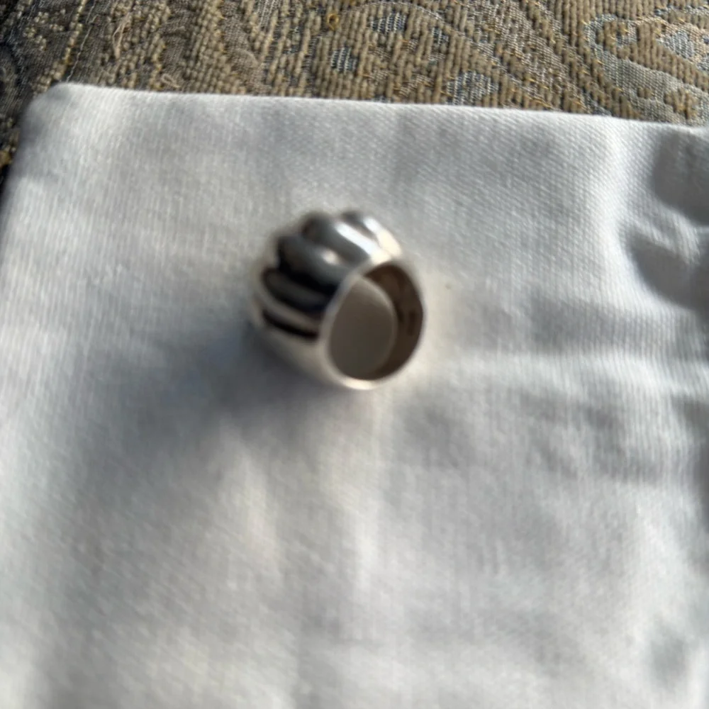 PRICE CUT!! Heavy Sterling Silver contemporary ribbed Ring, size 6.5-7 - Picture 3 of 4